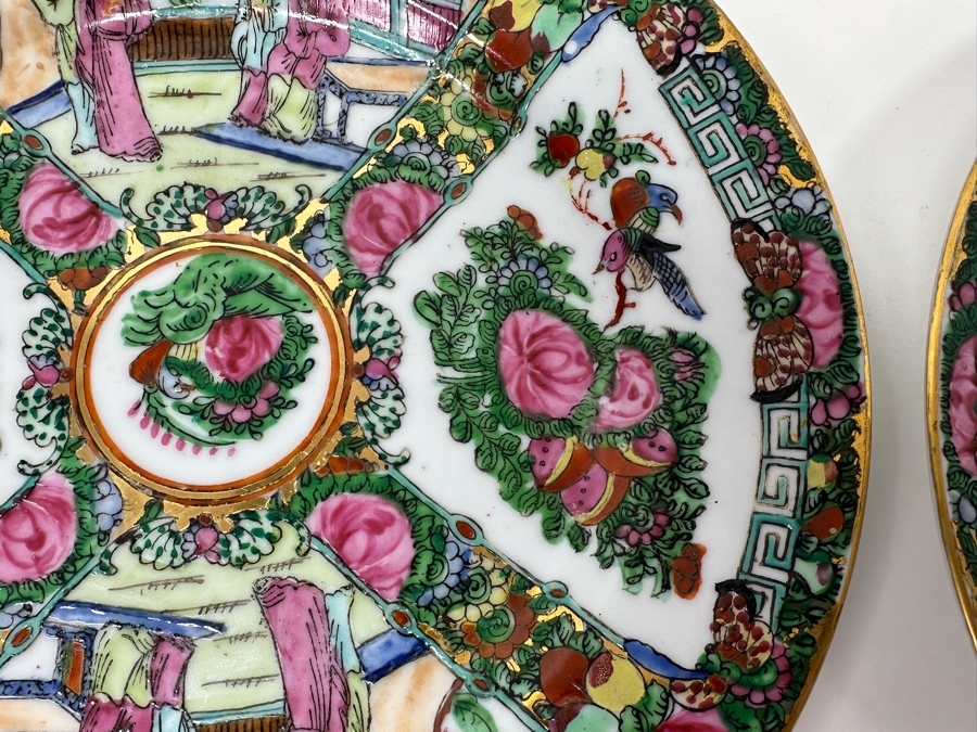 Just Added - Pair Of Vintage Chinese Rose Medallion Pattern Plates 9.25'W [Photo 8]
