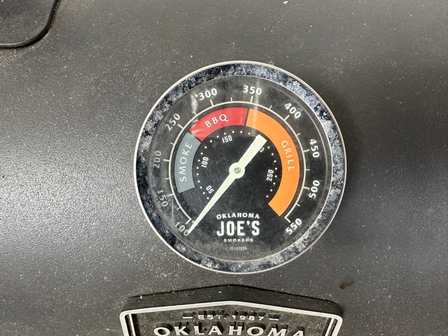 Oklahoma Joe's Rambler Tabletop Charcoal Grill Model #19402088 27'W x 16'D x 23'H [Photo 4]