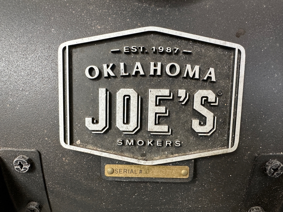 Oklahoma Joe's Rambler Tabletop Charcoal Grill Model #19402088 27'W x 16'D x 23'H [Photo 3]