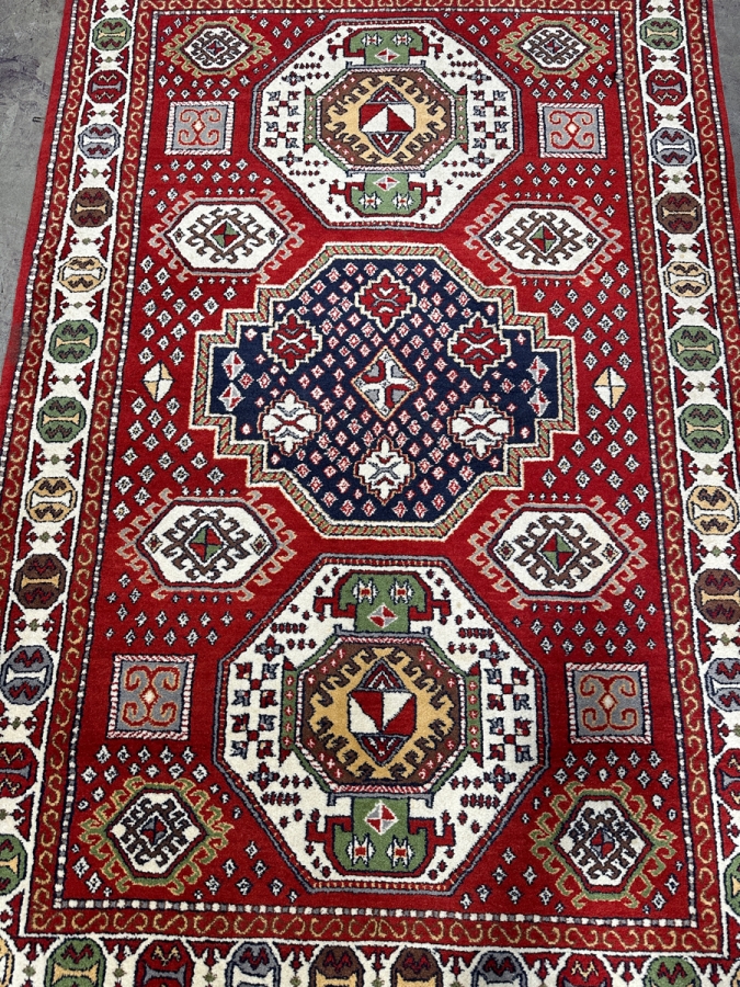 Hand Knotted Wool Area Rug Made In India 48' X 75' [Photo 2]