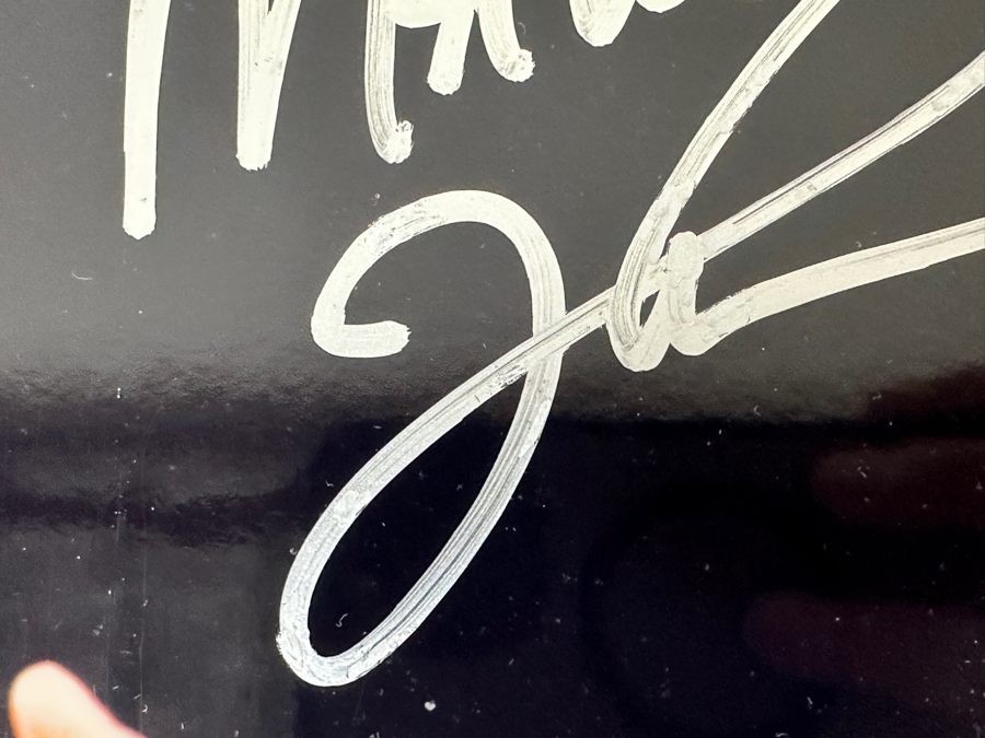 Large Hand Signed Magic Johnson NBA Hoops Basketball Photograph 16' X 20' [Photo 4]