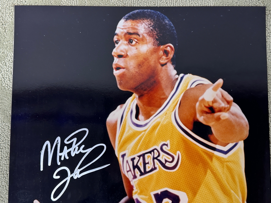 Large Hand Signed Magic Johnson NBA Hoops Basketball Photograph 16' X 20' [Photo 2]