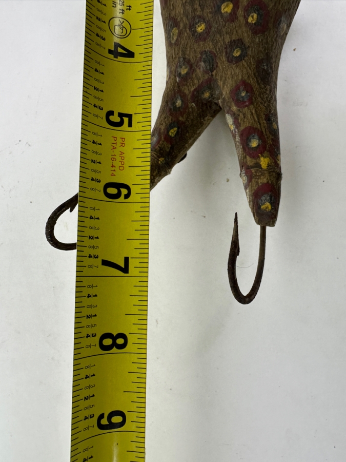 Vintage Hand-Carved Folk Art Wooden Frog Fishing Lure 7'W X 4.5'D [Photo 8]