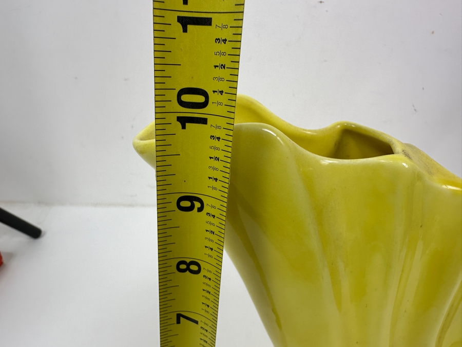 Vintage Camark Gladiola Fan Yellow Art Deco Vase Marked USA 288 13'W x 10'H [Photo 5]