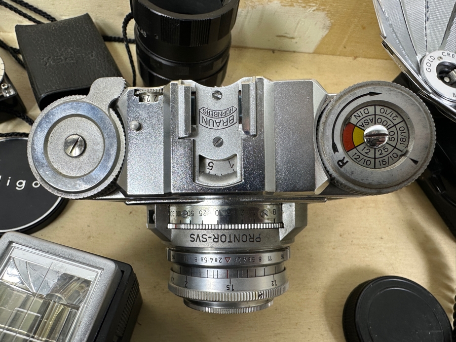 Vintage Photography Set With German Braun Paxette II 35mm Camera, Soligor Lens, Honeywell Strobonar 100 Electronic Flash Unit, And Vintage Alpex Light Meter [Photo 4]