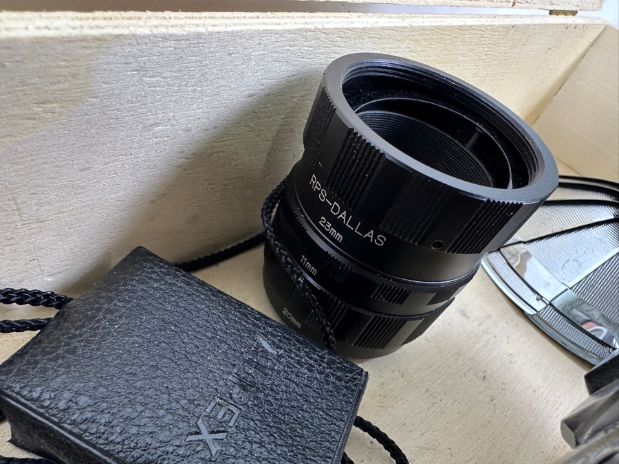 Vintage Photography Set With German Braun Paxette II 35mm Camera, Soligor Lens, Honeywell Strobonar 100 Electronic Flash Unit, And Vintage Alpex Light Meter [Photo 11]