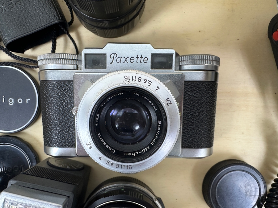 Vintage Photography Set With German Braun Paxette II 35mm Camera, Soligor Lens, Honeywell Strobonar 100 Electronic Flash Unit, And Vintage Alpex Light Meter [Photo 3]