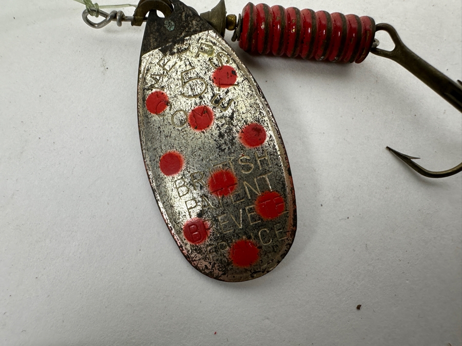 Collection Of Vintage Fishing Lures Including A Hellbender 'Hellraiser' Topwater Lure In Original Box, Johnson Silver Minnow Spoon, And Various Other Spinners And Spoons From The Mid-20th Century. 
 [Photo 3]