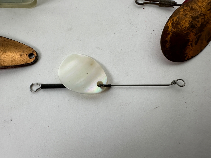 Collection Of Vintage Fishing Lures Including A Hellbender 'Hellraiser' Topwater Lure In Original Box, Johnson Silver Minnow Spoon, And Various Other Spinners And Spoons From The Mid-20th Century. 
 [Photo 10]