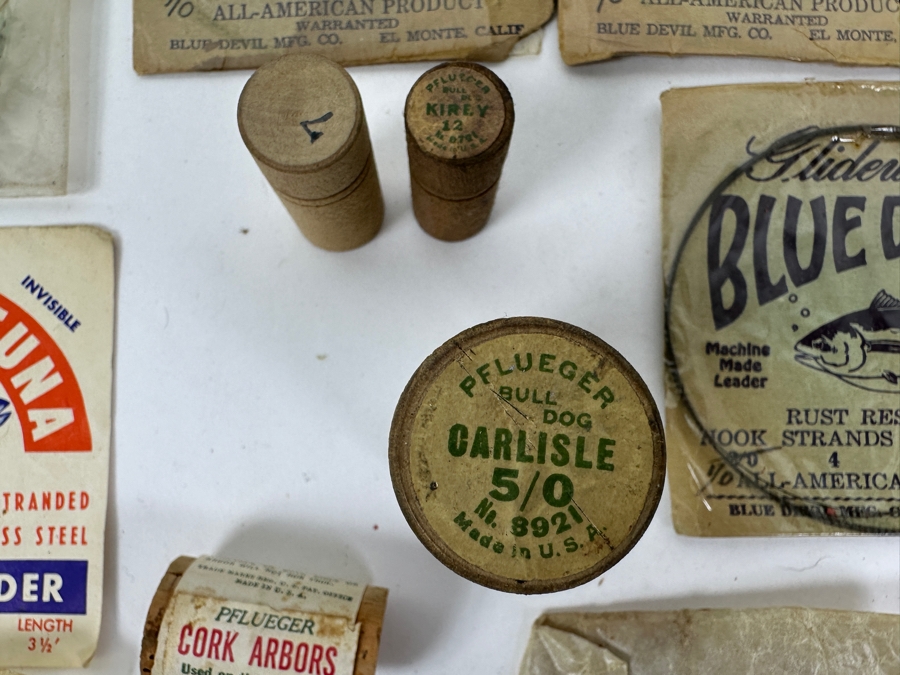 Vintage Mid Century Collection Of Fishing Tackle And Line Leaders, Featuring Glidewell's 'Blue Devil' And Catalina Tuna - Some in Original Packaging [Photo 4]