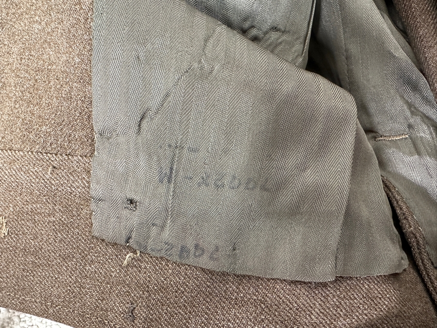WWII US Army Eisenhower Uniform [Photo 4]