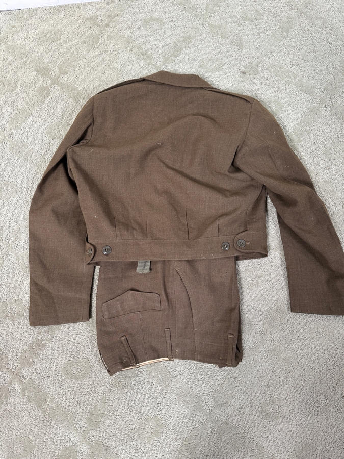 WWII US Army Eisenhower Uniform [Photo 7]