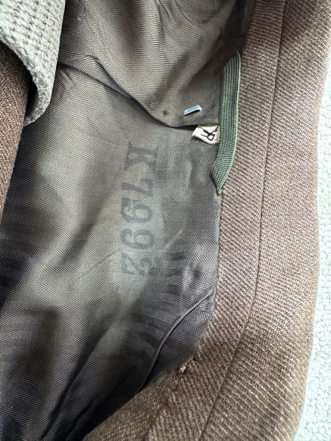 WWII US Army Eisenhower Uniform [Photo 5]