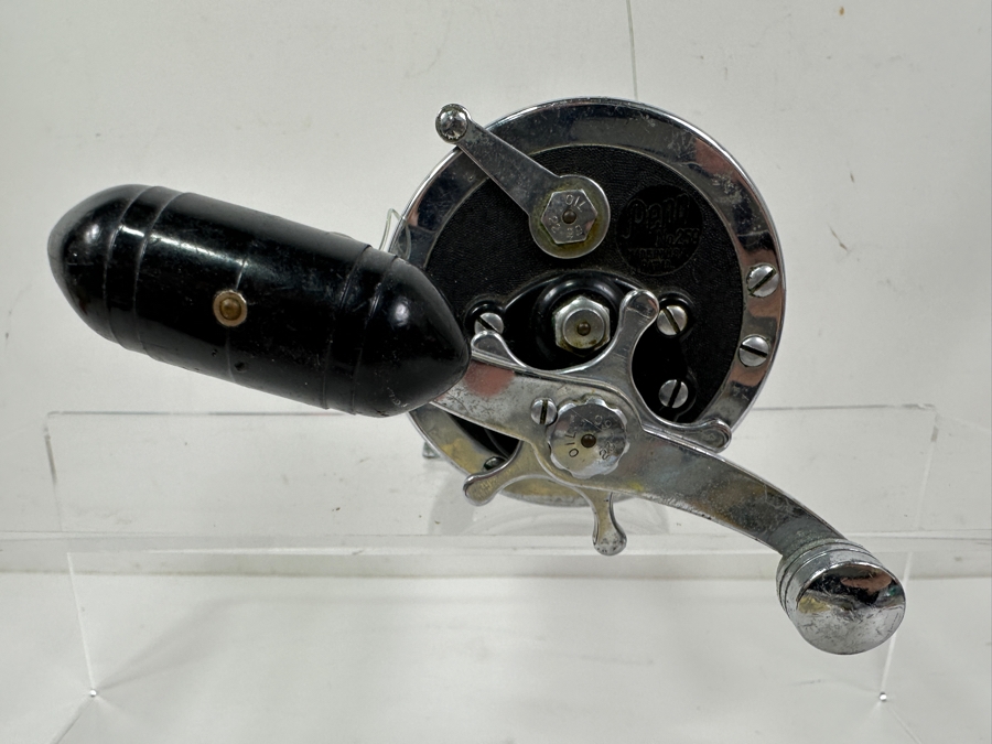Vintage Penn No. 259 Live Bait Caster Fishing Reel [Photo 2]