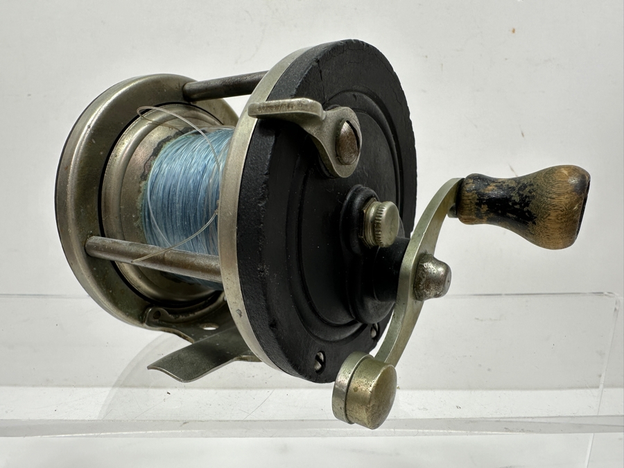 Vintage A.H. Fox Gun Co. Fishing Reel, 250-Yard Free Spool Model Made In Philadelphia, USA [Photo 2]