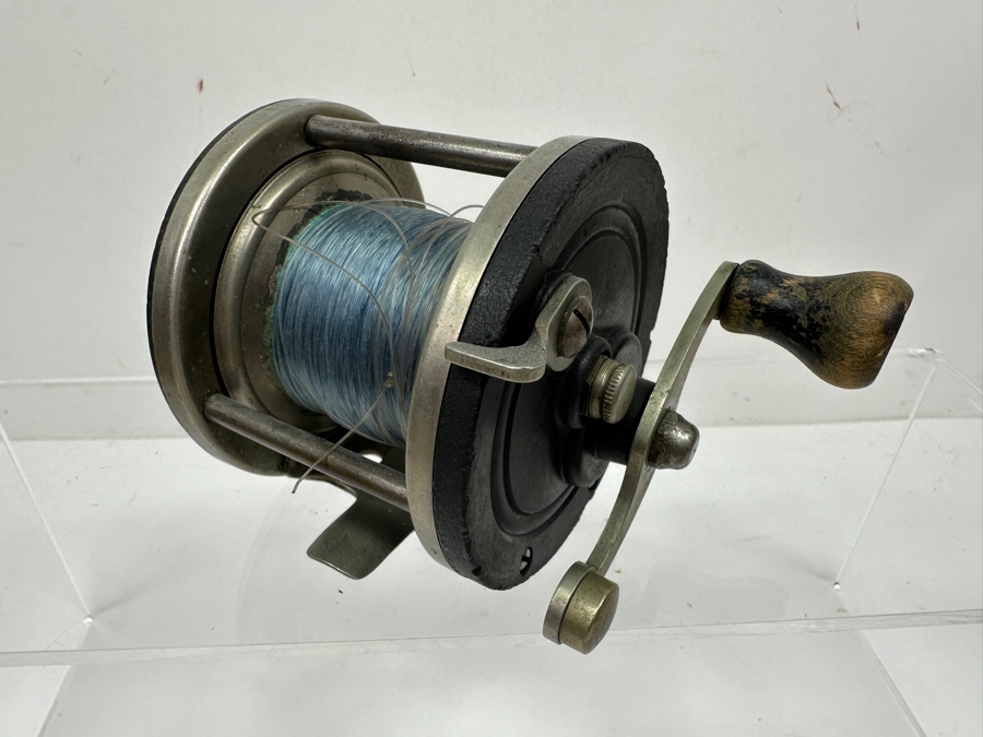 Vintage A.H. Fox Gun Co. Fishing Reel, 250-Yard Free Spool Model Made In Philadelphia, USA [Photo 3]