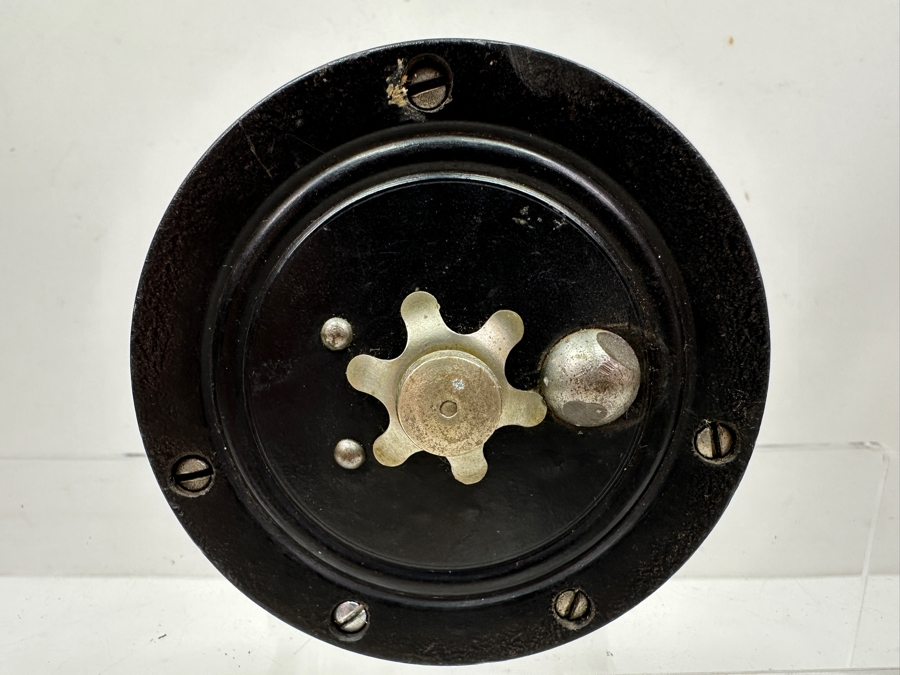 Vintage A.H. Fox Gun Co. Fishing Reel, 250-Yard Free Spool Model Made In Philadelphia, USA [Photo 6]