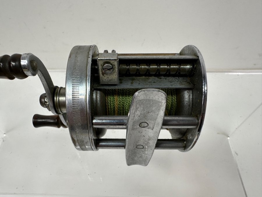 Vintage Unmarked Pflueger Trade Casting Reel Jeweled [Photo 8]