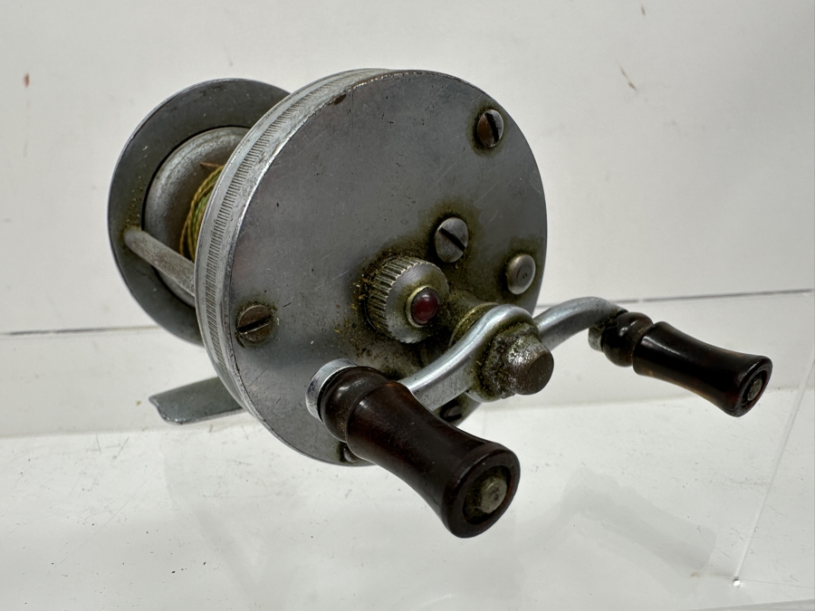 Vintage Unmarked Pflueger Trade Casting Reel Jeweled [Photo 2]
