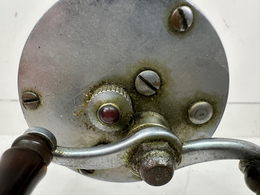 Vintage Unmarked Pflueger Trade Casting Reel Jeweled [Photo 4]