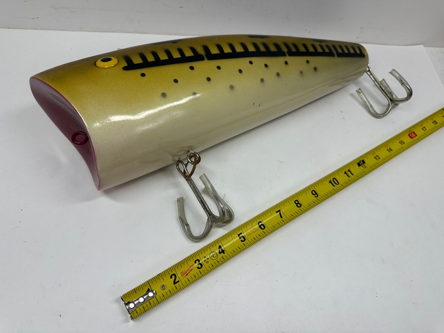 17' Giant Rebel Pop R Display Fishing Lure Large Scale Replica For Store Display Or Decoration 17'L [Photo 3]