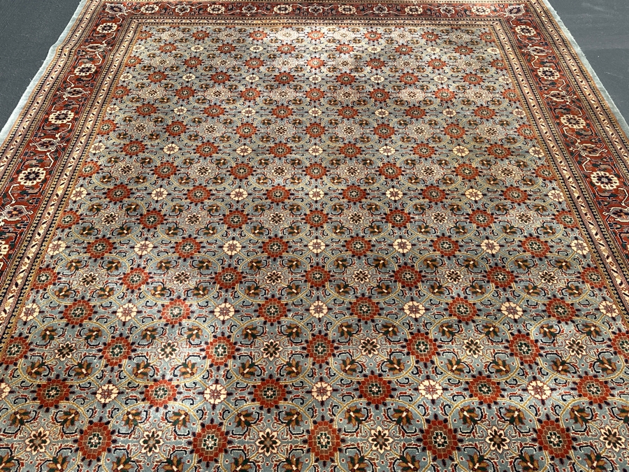 Hand Knotted Wool Persian Area Rug 96' X 118' [Photo 4]