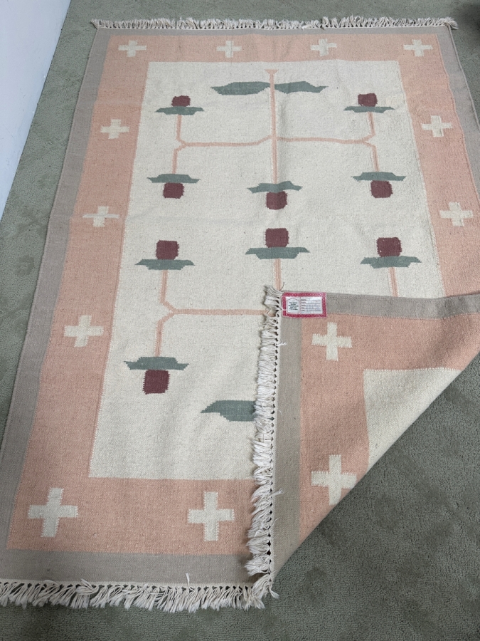 Hand-Woven Virgin Lamb Wool Rug Made In India 52' x 73'
 [Photo 4]
