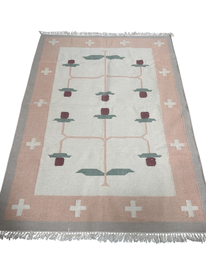 Hand-Woven Virgin Lamb Wool Rug Made In India 52' x 73'
