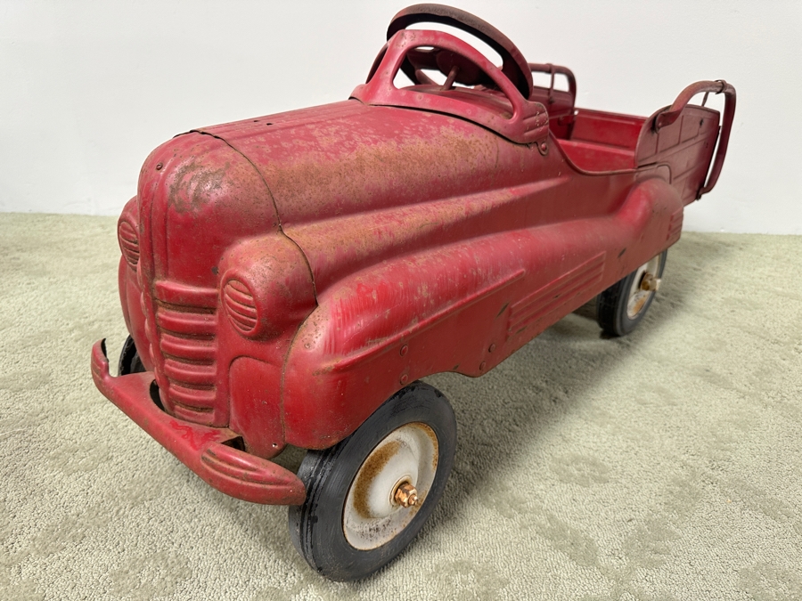 1940s Murray Station Wagon Pedal Car - Fire Chief Model - Steering Wheel Not Connected, Missing Pedals  50'W x 16'D x 20.5'H
 [Photo 5]