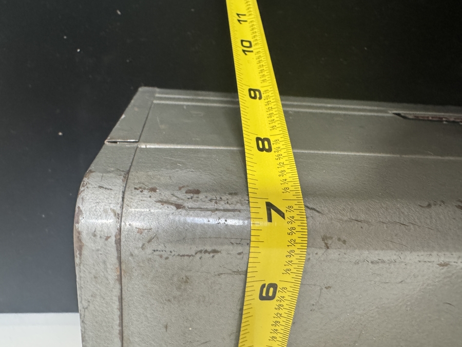 Just Added - Vintage Craftsman Metal Tool Box 17'W x 7'D x 7.5'H [Photo 8]