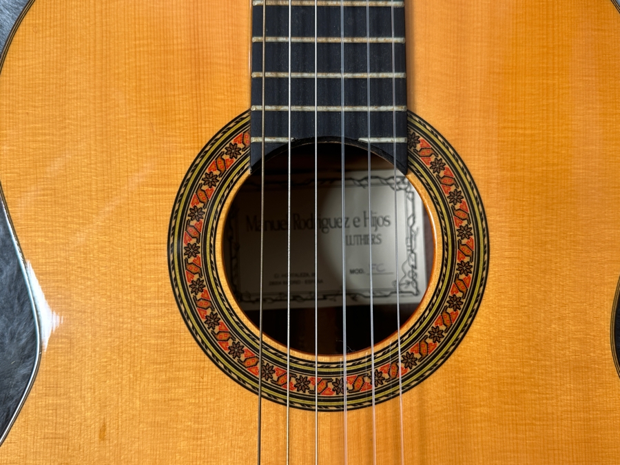 Just Added - Like New Spanish Handmade Flamenco Guitar By Manuel Rodriguez E Hijos - Luthier Of Concert Guitars For Classic And Flamenco Model FC With Hardcase And Nylon Strings - Madrid, Spain [Photo 2]