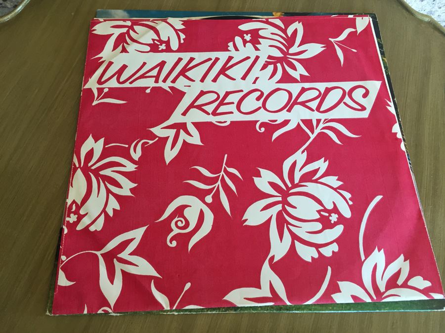 Louise Akeo And Louise Akeo And Her Royal Hawaiian Girls ‎- The Kodak Hula Show - Waikiki Records - LP-102 [Photo 3]