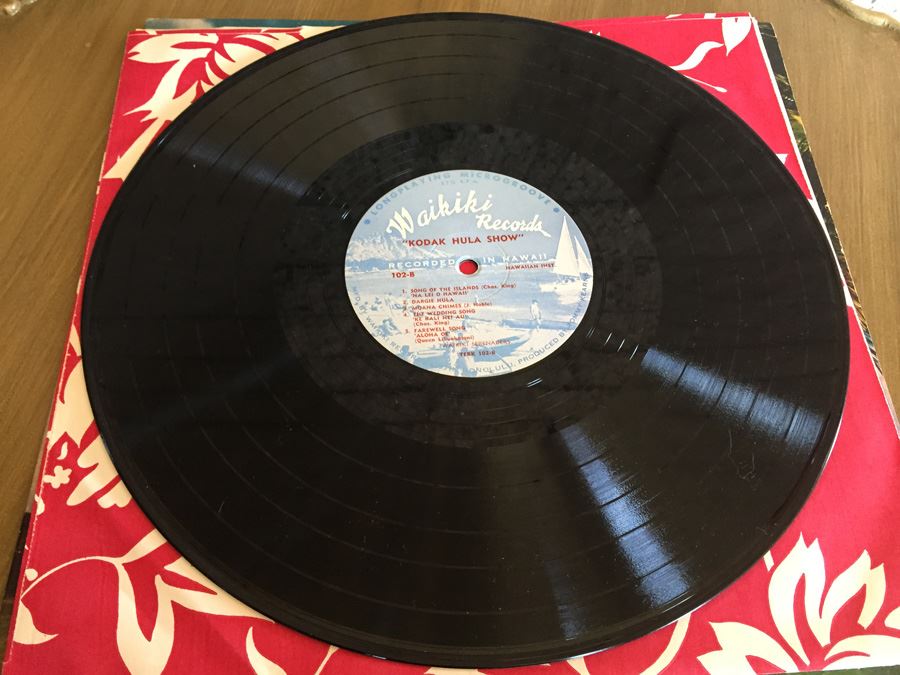 Louise Akeo And Louise Akeo And Her Royal Hawaiian Girls ‎- The Kodak Hula Show - Waikiki Records - LP-102 [Photo 6]