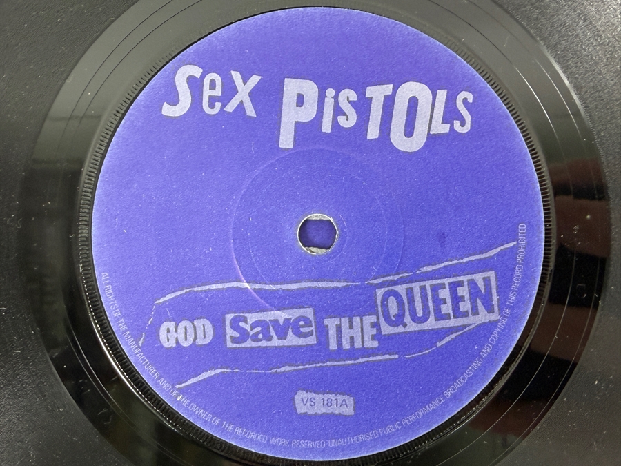 Sex Pistols - God Save The Queen - Virgin Records VS 181 - 1977 45rpm Vinyl Record [Photo 4]