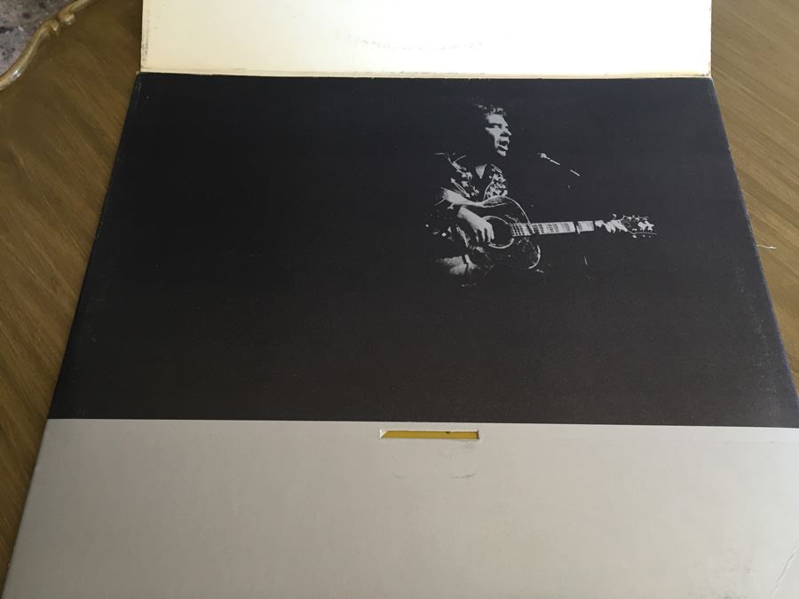 Hoyt Axton ‎- Less Than The Song - A&M Records ‎- SP 4376 [Photo 3]