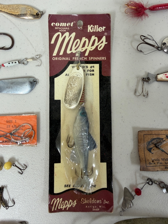 Just Added - Collectible Vintage Fishing Lures - See Photos [Photo 2]