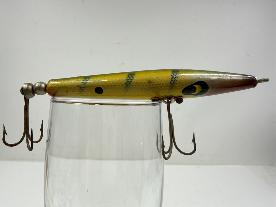 Just Added - Vintage Smithwick Yellow Devil's Horse Toothpick Wooden Fishing Lure 4.75L [Photo 2]