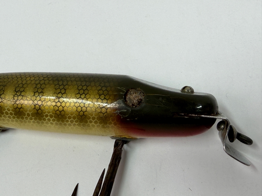 Just Added - Antique C. C. Bait Co (Creek Chub Bait Company) Wooden Fishing Lure Pikie Minnow 1920 Patent Date 5'L [Photo 4]