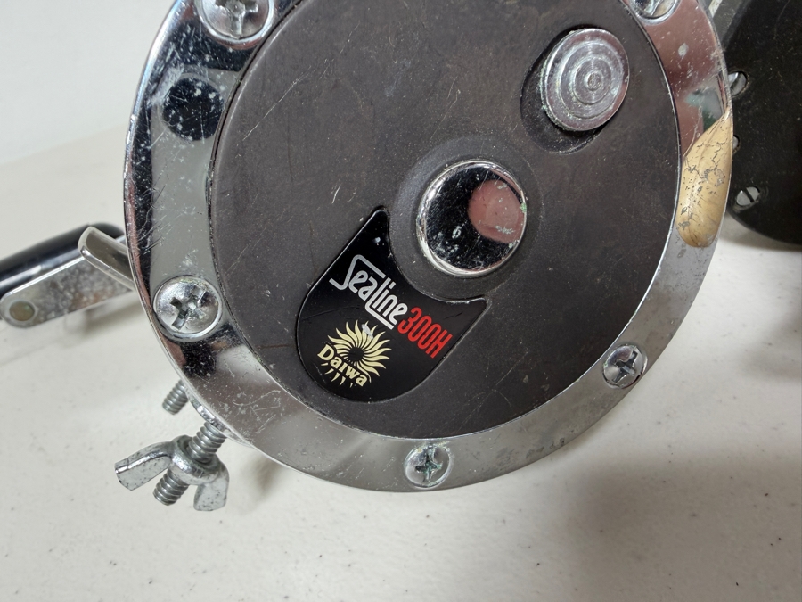 Just Added - (8) Vintage Salt Water Fishing Reels Including Brands Like Penn, Ocean City, Pflueger, 4 Brothers And Daiwa [Photo 5]