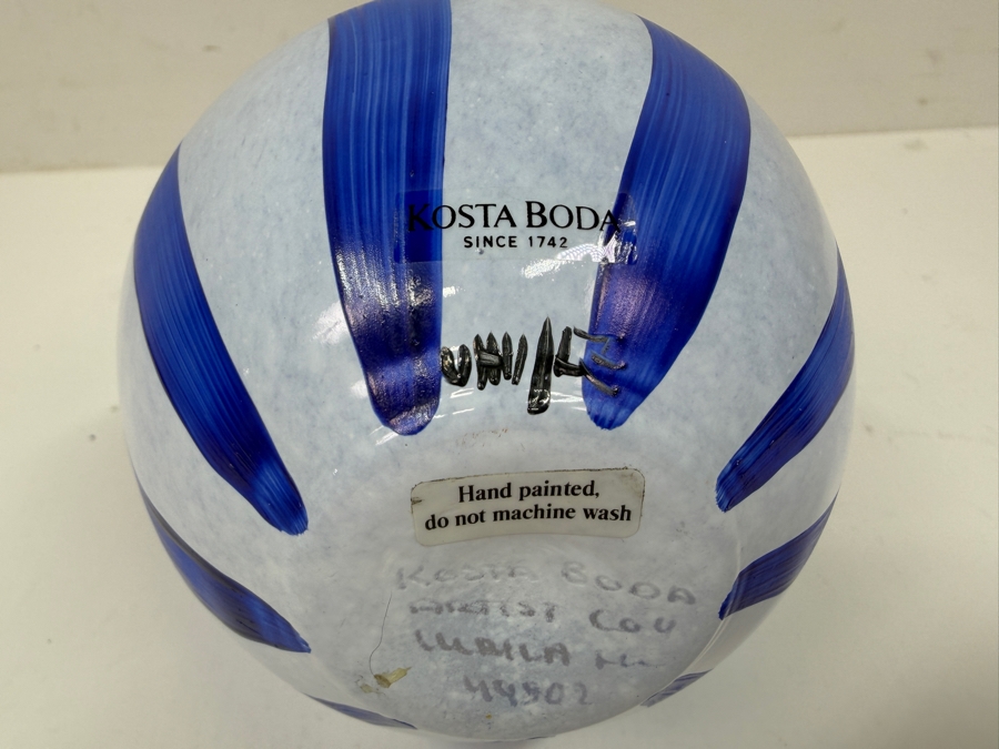 Vintage Kosta Boda Ribbon Vase Designed By Ulrica Hydman-Vallien 7.5'H
 [Photo 3]