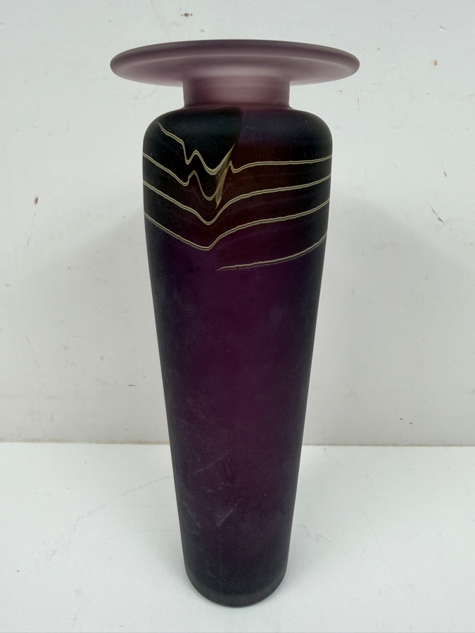Robert Wynne Of Denizen Glass Studio Purple Art Glass Vase 9.5'H
 [Photo 4]