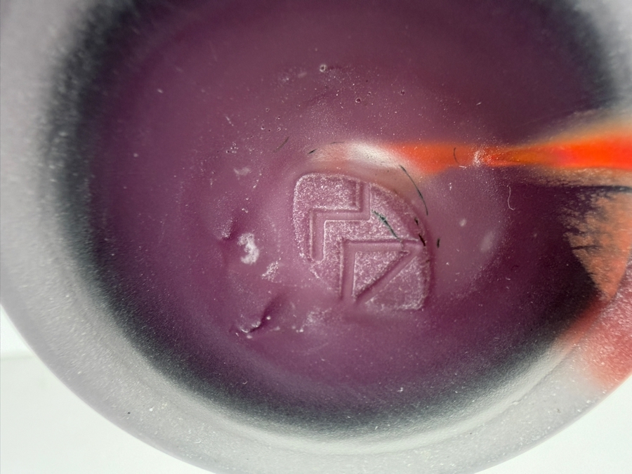 Robert Wynne Of Denizen Glass Studio Purple Art Glass Vase 9.5'H
 [Photo 6]