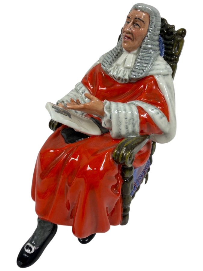 Royal Doulton The Judge HN 2443 Ceramic Figurine Made In England 6.5'H