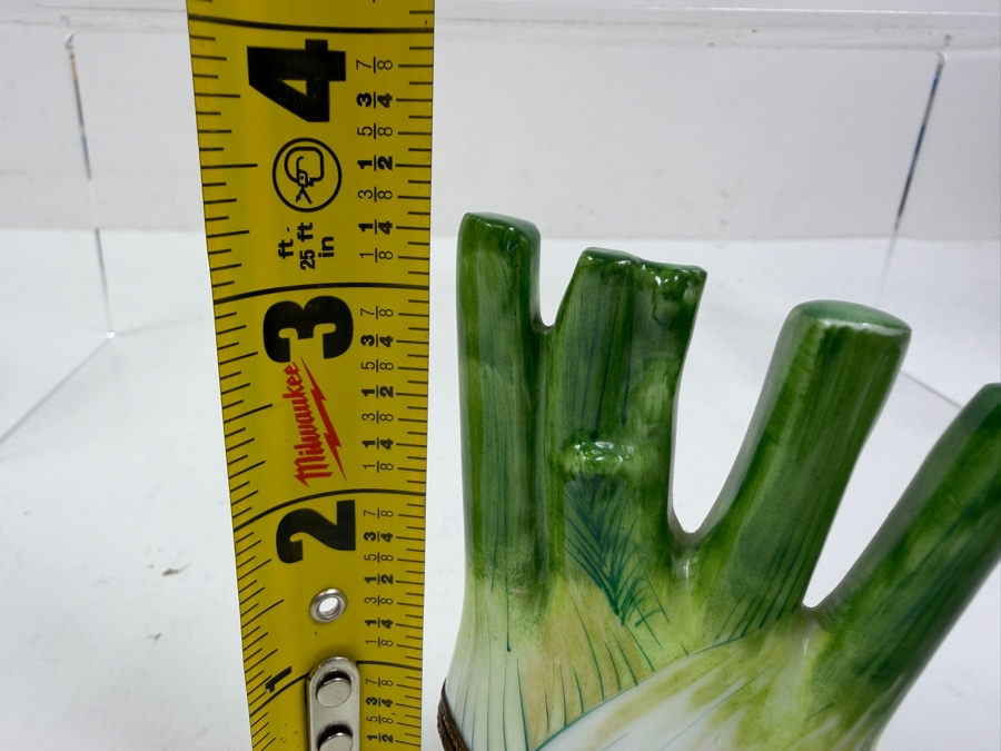 Hand-Painted Limoges France Porcelain Fennel Decorative Trinket Box 3.25'H [Photo 4]