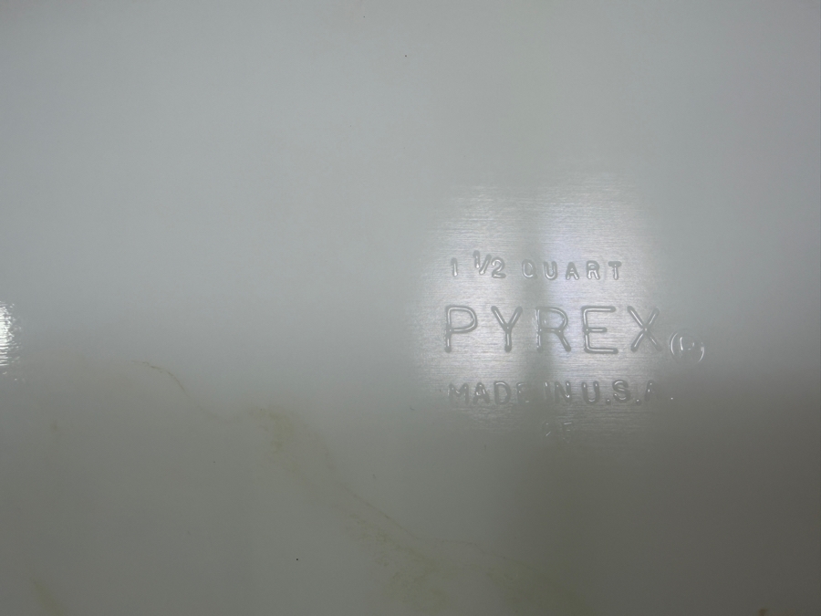 Vintage Pyrex Cinderella Starburst Divided Casserole Dish 1 1/2 Quart With Lid Made In USA 13'W [Photo 4]