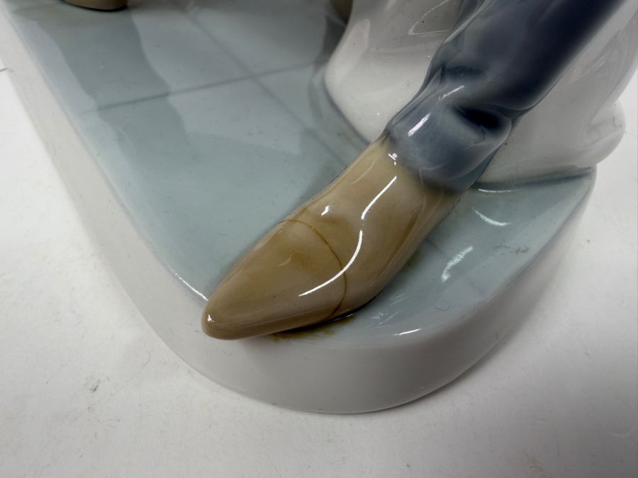 Lladro 'Doctor' Porcelain Figurine, Model #4602 By Salvador Furió 14'H [Photo 4]