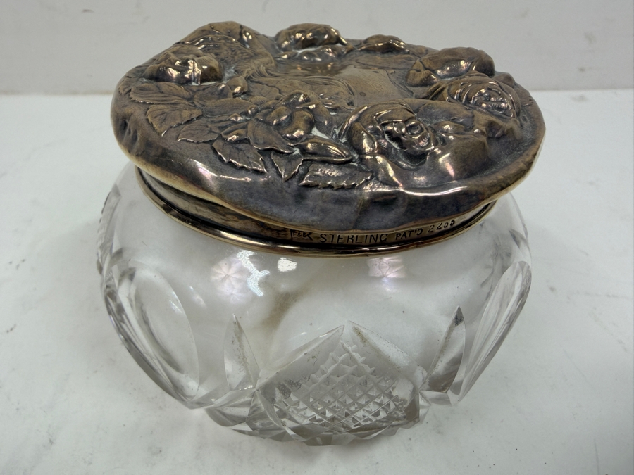 Sterling Silver And Cut Crystal Vanity Jar With Embossed Design Top 25.5g Sterling Silver [Photo 3]