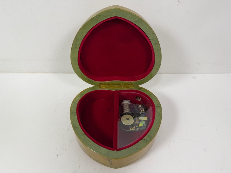 Surriento Export Heart Shaped Floral Inlaid Wood Music Box With Red Velvet Lining And Wind Up Mechanism Made In Italy 6'W X 5'D X 2.5'H [Photo 3]