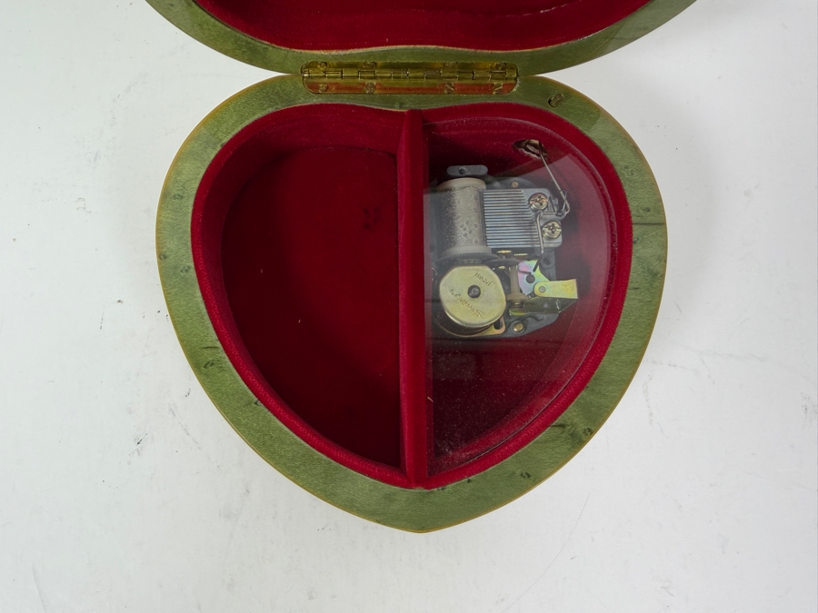 Surriento Export Heart Shaped Floral Inlaid Wood Music Box With Red Velvet Lining And Wind Up Mechanism Made In Italy 6'W X 5'D X 2.5'H [Photo 4]