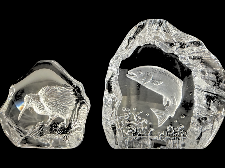 Set Of (2) Swedish Crystal Art Glass Sculptures - Mats Jonasson Kiwi Bird And Nybro Glasbruk Leaping Fish 3.5'H / 5'H